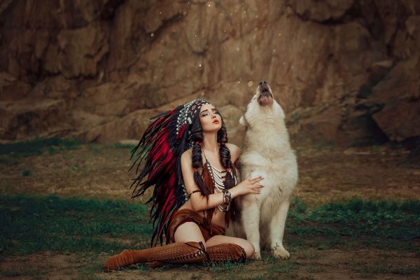 Indianische Frau und heulender Wolfshund, Glasbild Online-Schn?ppchen – Bild 5