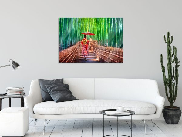 Frau im janapischen Kimono im Bambuswald, Glasbild Im Angebot – Bild 2
